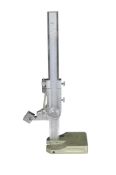 A CASED 10 INCH VERTICAL IMPERIAL/METRIC VERNIER HEIGHT GAUGE