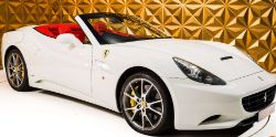 A STUNNING 2009 FERRARI CALIFORNIA IN BIANCO AVUS - 20