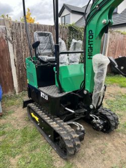 BRAND NEW HIGHTOP HT10 MINI DIGGER EXCAVATOR 1 TON WITH BOOM SWING & 3 BUCKETS