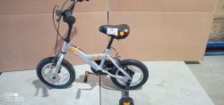 Small bike with stabilizers - as pictured , bike as pictured , looks new unused