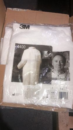 250 x 3M Visitor Overcoats Labs, Vets, Doctors, Work - RRP £1090