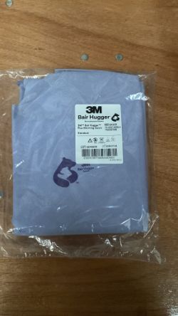 (DJW) - 30 x 3M Bair Hugger Plus Warming Gown Standard Medical, Hospital, Clinics RRP £780+