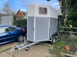 Humbaur Twin Axle Horse Box - All new ply - Good tyres.