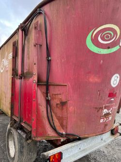 V mix plus 15, feeder wagon