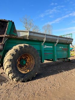 Samson 12 ton rear discharge muck spreader