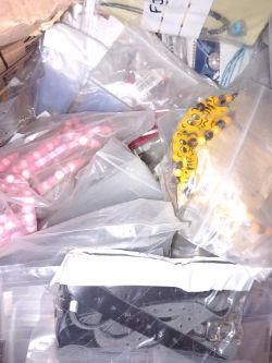 Assorted necklaces and bracelets aprox 1100 pieces box 449