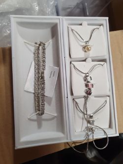 Necklace set approximately 75 box no 97