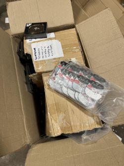 Diamond mirror approx 100 pink bracelet approx 30 box 464