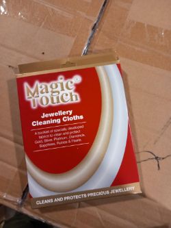 Magic touch jewellery cleaning cloths approx 22 pieces Box 429