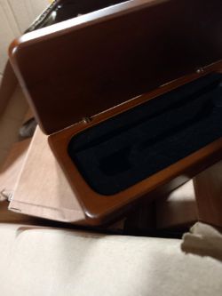 Pen and utensil cushioned box approx 25 pieces box 415