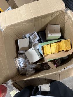 Different variety of watches aortic 100 different variety jewellery approx 250 box 469