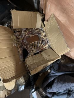 Mixed pens approx 1000 box 492