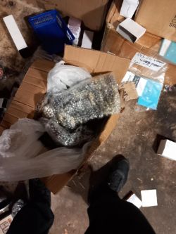 Silver beads approx 200 box 486