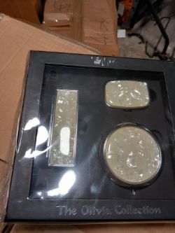 The Olivia collection mirror set aprox 44 pieces box 475