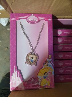 Girls disney necklaces approximately 24 box no 59