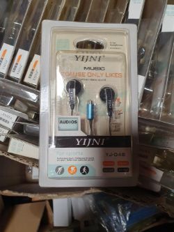 Earphones approximately 80 box no 124