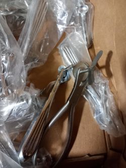 Tin opener approx 35 pieces box 440