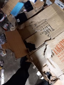 Game boys kids toy aprrox 180 box 485