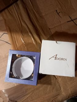 Adorn bracelet approx 40 pieces box 433