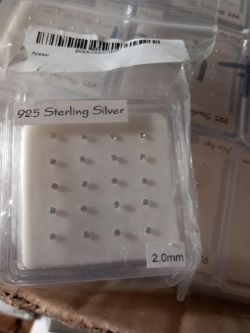 952 Sterling silver no tip 2.0mm earingings approx 200 squares of 20 box 435