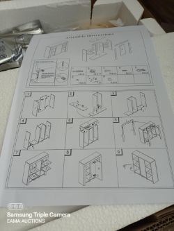 L139 - 1 Pallet Containing Approx 9 display cabinets/units