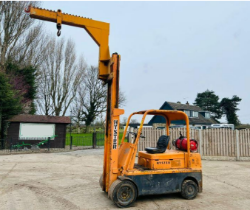 HYSTER S100 FORKLIFT C/W CRANE JIB & 2 STAGE MASK
