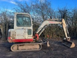 TAKEUCHI TB125 3 TON EXCAVATOR - YEAR: 2006 -COMES WITH 3 BUCKETS