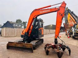 DAEWOO SOLAR 55-VPLUS TRACKED EXCAVATOR C/W 5 TINE SCRAP GRAB