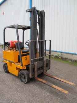CAT CATERPILLAR FORK LIFT FORKLIFT TRUCK STACKER SIDE SHIFT DELIVERY ARRANGED