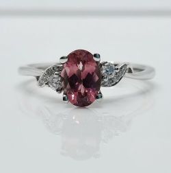 PINK SAPPHIRE & DIAMOND RING/WHITE GOLD