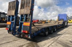 KING TRIAXLE STEPFRAME LOWLOADER TRAILOR