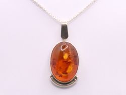 AMBER GEMSTONE PENDANT BOOK CHAIN NECKLACE 23.5