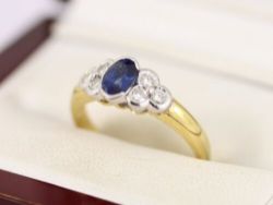 DIAMOND AND SAPPHIRE RING 18CT GOLD LADIES SIZE N 750 3.9G