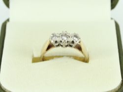 DIAMOND TRILOGY RING 9CT GOLD LADIES SIZE M 375 2.9G