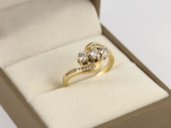 DIAMOND TRILOGY RING 18CT GOLD LADIES SIZE L 1/2 750 4G