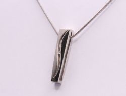 DIAMOND PENDANT CHARM CHAIN NECKLACE 17.5