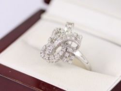 DIAMOND CLUSTER RING 18CT WHITE GOLD LADIES SIZE L 750 4.6G