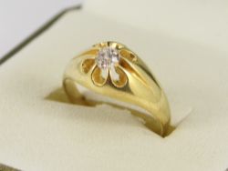 DIAMOND SOLITAIRE RING 18CT GOLD LADIES SIZE N 750 5G