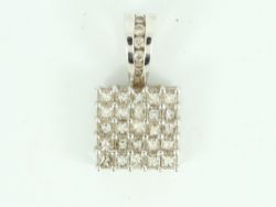 DIAMOND CLUSTER PENDANT 18CT WHITE GOLD LADIES STUNNING 750 3G