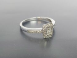 DIAMOND CLUSTER HALO RING 9CT WHITE GOLD LADIES SIZE S 1/2 375 3.3G