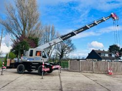 KATO CR-100 MOBILE CRANE * 23.5 METER REACH * C/W 6 SECTION BOOM