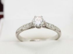 DIAMOND SOLITAIRE RING PLATINUM LADIES SIZE S