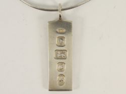 VINTAGE BULLION BAR PENDANT STERLING SILVER LONDON 1977 16.25