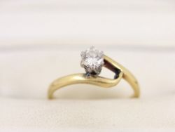 DIAMOND SOLITAIRE RING 18CT GOLD LADIES SIZE P 750 3.4G BP23