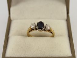 DIAMOND & SAPPHIRE TRILOGY RING 18CT GOLD LADIES SIZE K 750 3.5G ID74