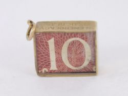 EMERGENCY 10 SHILLINGS NOTE CHARM VINTAGE 9CT GOLD 375 CHARMS PENDANT K38