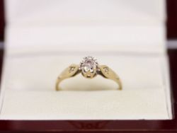 DIAMOND SOLITAIRE RING 9CT GOLD LADIES SIZE K 375 1.5G AW68