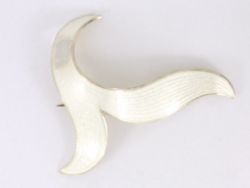 DAVID ANDERSEN BROOCH STERLING SILVER WHITE ENAMEL NORWAY 925 12.7G CA69