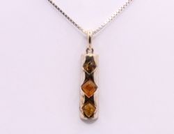 AMBER GEMSTONE PENDANT BOOK CHAIN NECKLACE 15.5