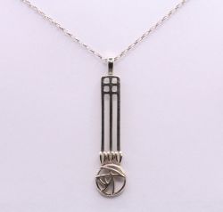 MACKINTOSH STYLE PENDANT CHARM CHAIN NECKLACE 19.5
